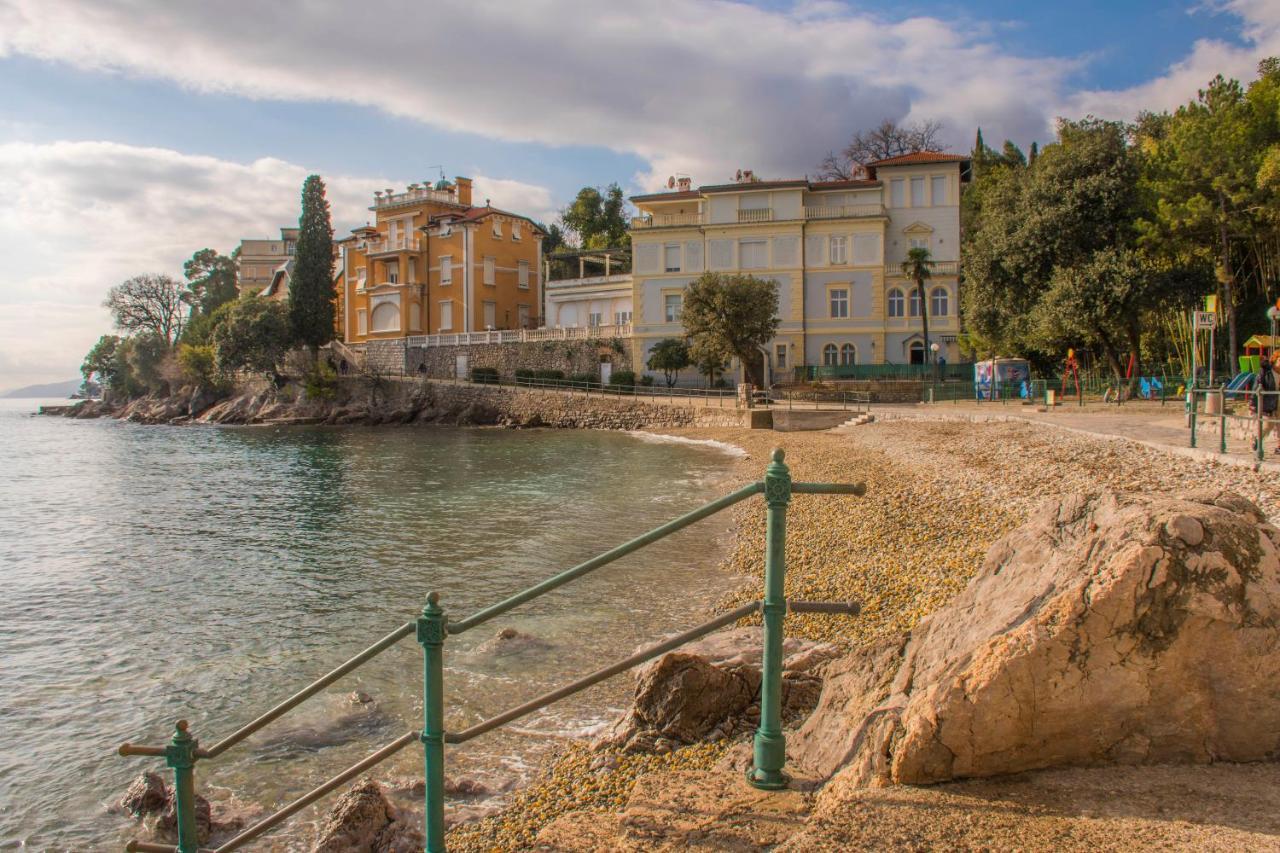 Apartments Anita Near Opatija With Private Parking มาทุลยี ภายนอก รูปภาพ