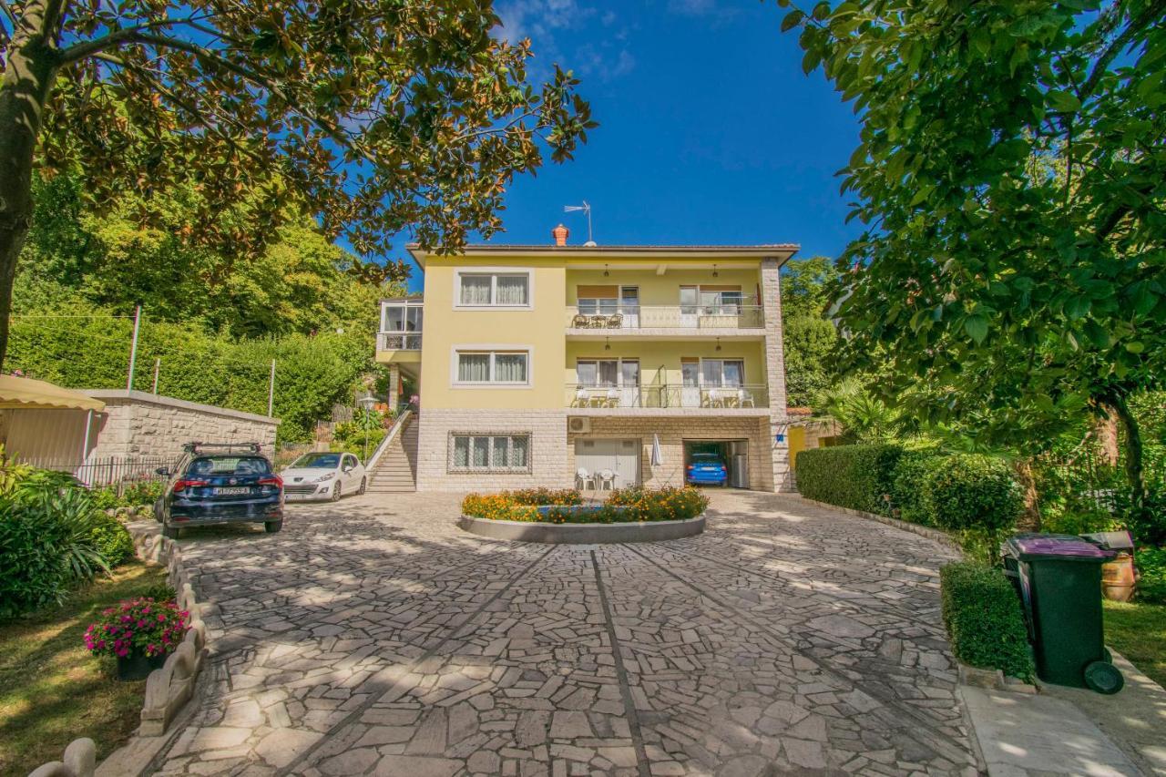 Apartments Anita Near Opatija With Private Parking มาทุลยี ภายนอก รูปภาพ