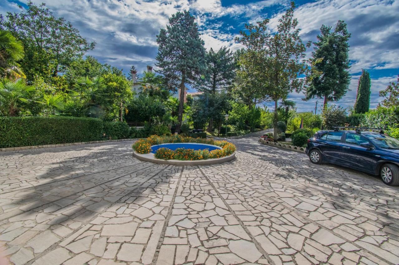 Apartments Anita Near Opatija With Private Parking มาทุลยี ภายนอก รูปภาพ