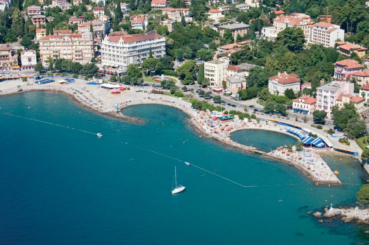 Apartments Anita Near Opatija With Private Parking มาทุลยี ภายนอก รูปภาพ