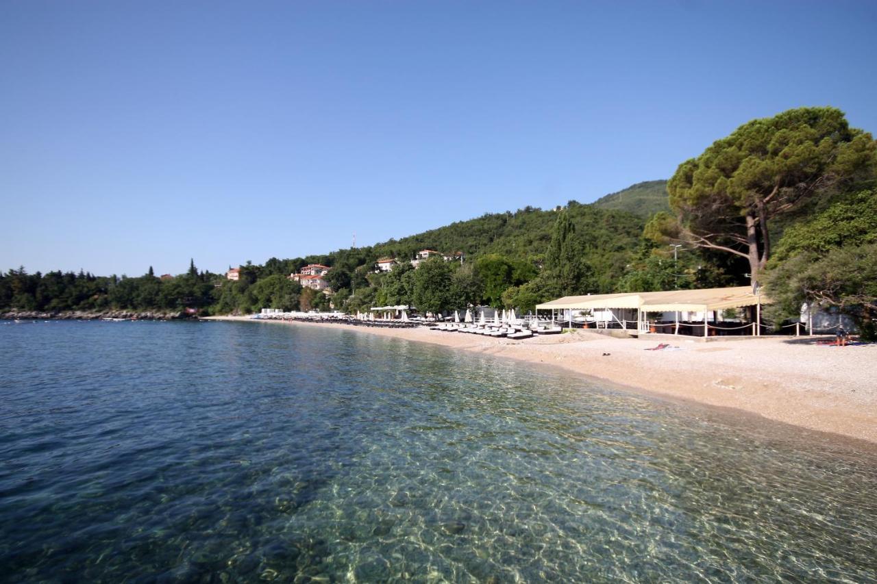 Apartments Anita Near Opatija With Private Parking มาทุลยี ภายนอก รูปภาพ